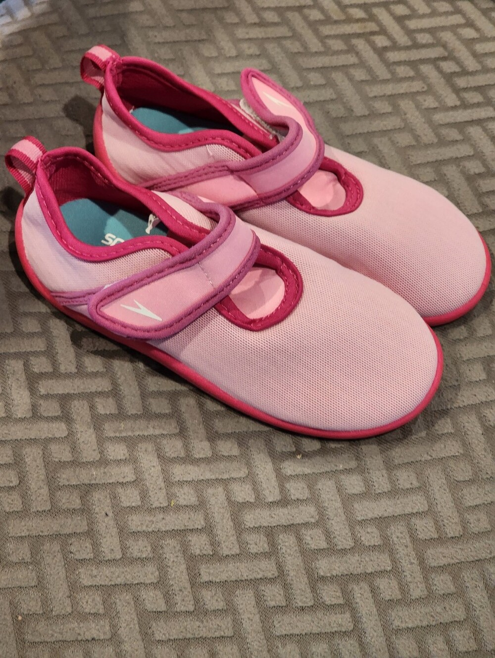 Girls water shoes by Speedo, Size 11/12 XL